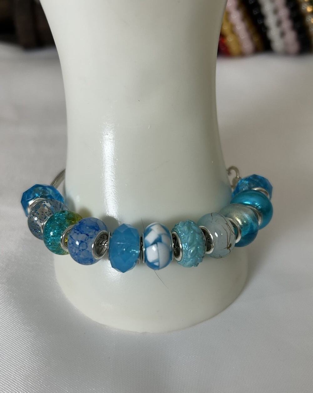 Lovely Silver Tone Beaded Bracelet Measures 8”